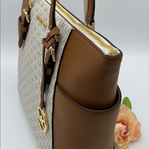 MICHAEL KORS CHARLOTTE LARGE TOP ZIP TOTE VANILLA - Picture 8 of 16